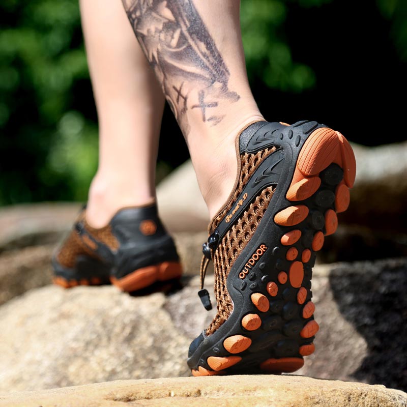 Trekking Mountain Mens กีฬารอง - Streetwear Brand With White Flowers บทวิจารณ์และราคา