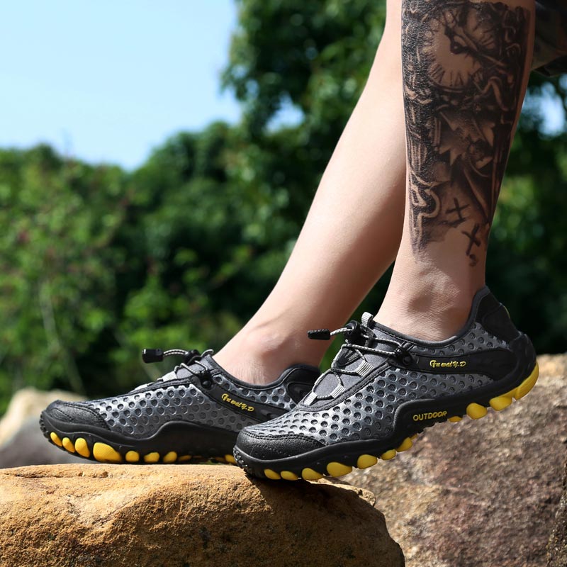 Trekking Mountain Mens กีฬารอง - Streetwear Brand With White Flowers บทวิจารณ์และราคา