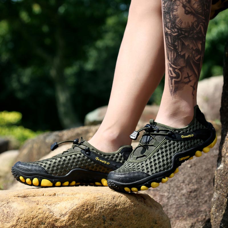 Trekking Mountain Mens กีฬารอง - Streetwear Brand With White Flowers บทวิจารณ์และราคา